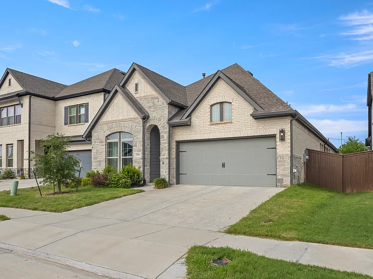 5608 Stewarts Creek Ct — Photo 2