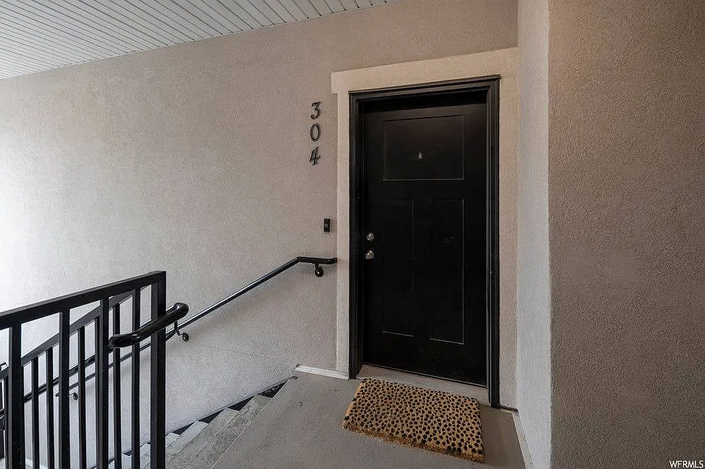 Building Photo - 4216 W McKellen Dr #F304