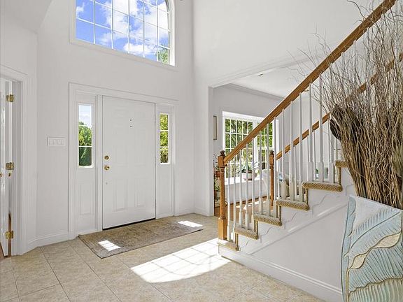 3rd image of 111 Cheswick Dr