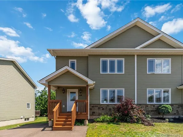 49 Jasmine Cres, Moncton, NB E1A 9A5