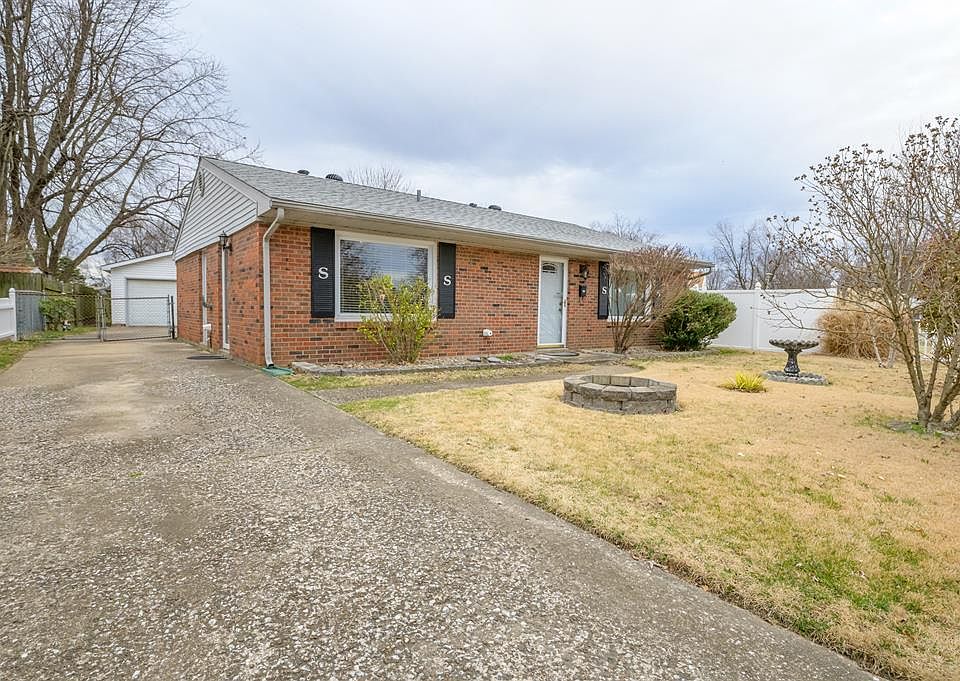 1st image of 724 Wandering Ln