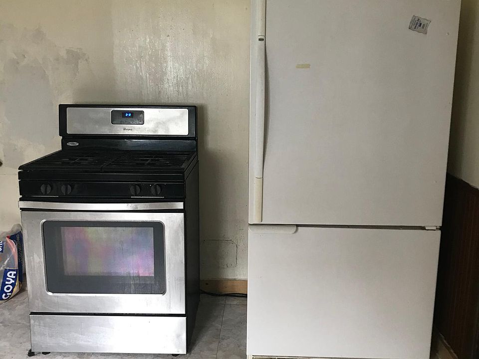 1st image of 55 Goodyear Ave APT 1