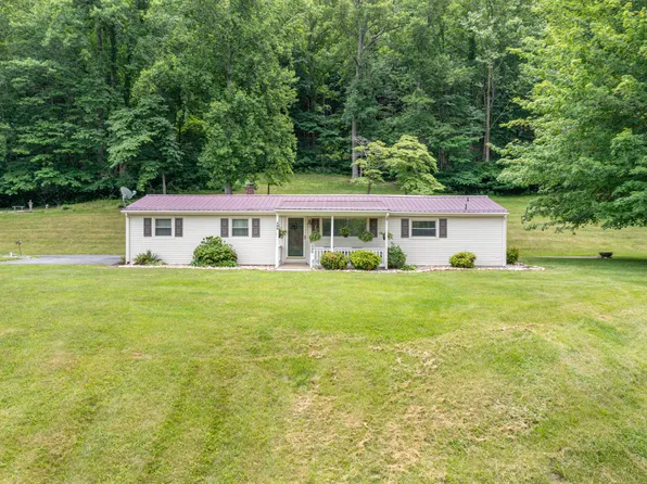 499 Greenway Hollow Rd, Troutville, VA 24175