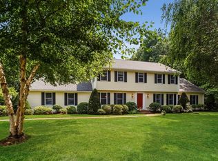 17 Clifford Ln, Longmeadow, MA 01106