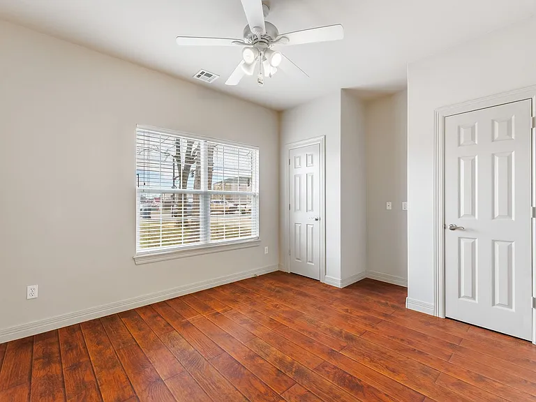 4303 W Olive St — Photo 8