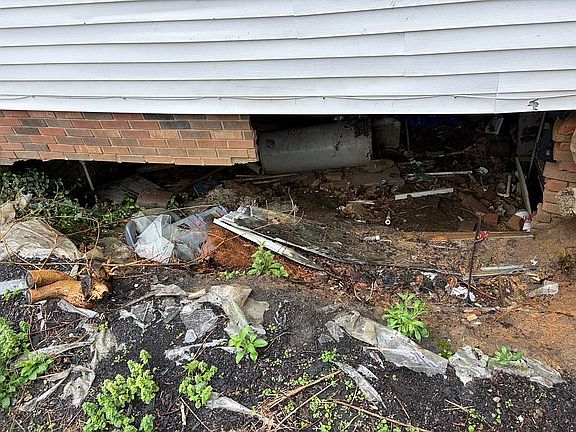 2nd image of 406 E 7th St