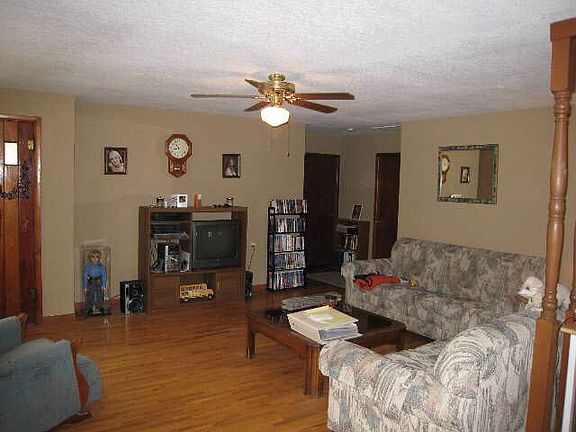 3rd image of 409 N Jones St #1/2