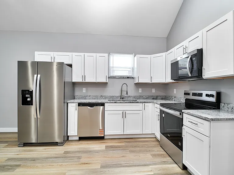 415 N Dequincy St #B — Photo 8