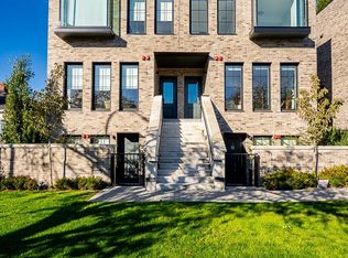 157 King Edward Ave W #101, Vancouver, BC V5Y 2H8