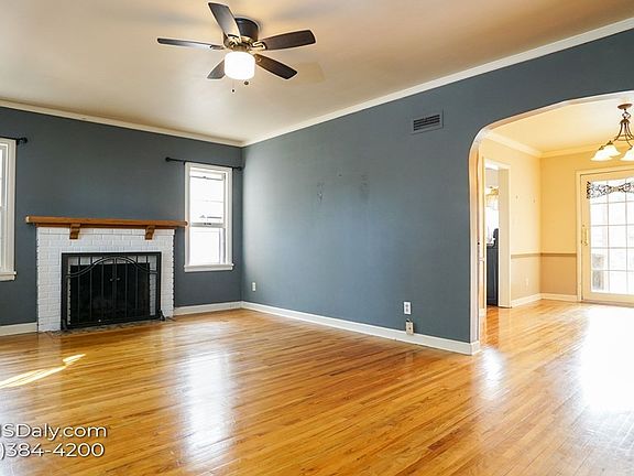 3rd image of 2219 W Koenig St