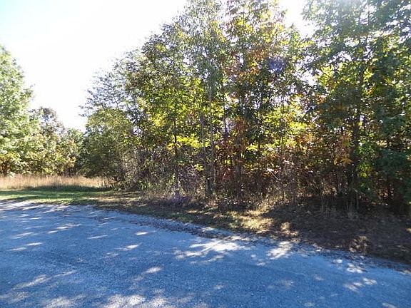 5th image of 308 Kelsie Ln