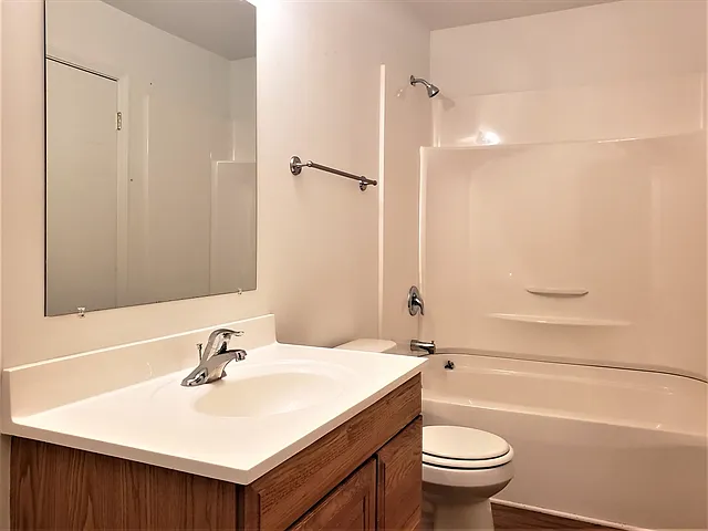 3818 Hennepin Dr — Photo 9