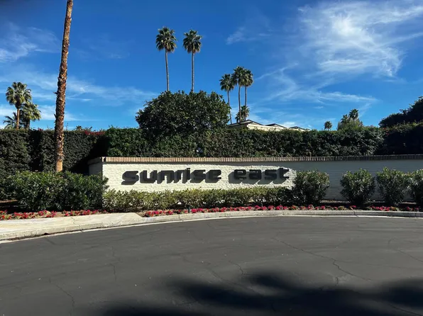 2466 Oakcrest Dr, Palm Springs, CA 92264