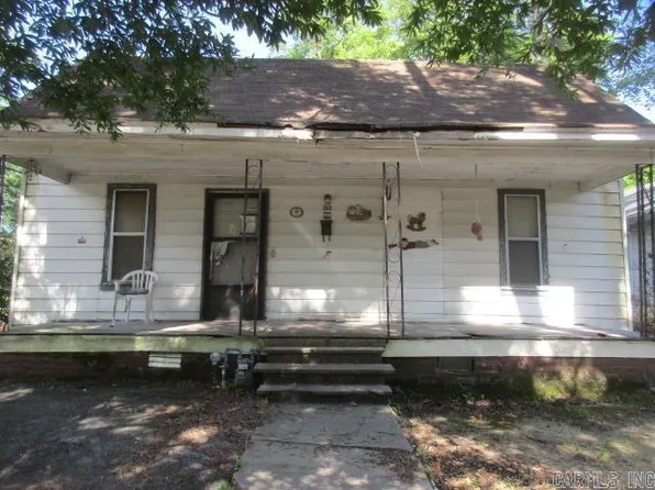 713 S Plum St, Pine Bluff, AR 71603