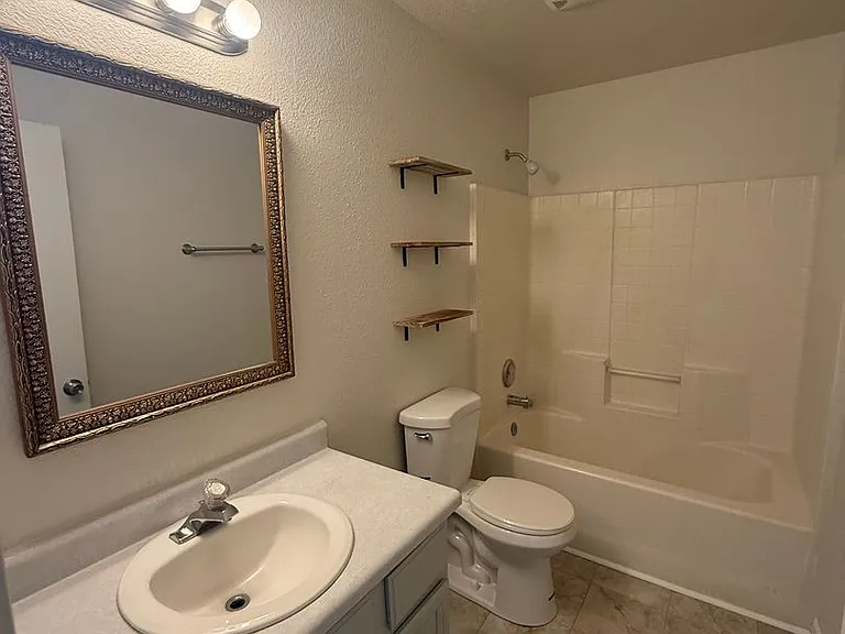 2539 Ashfork Ave — Photo 6