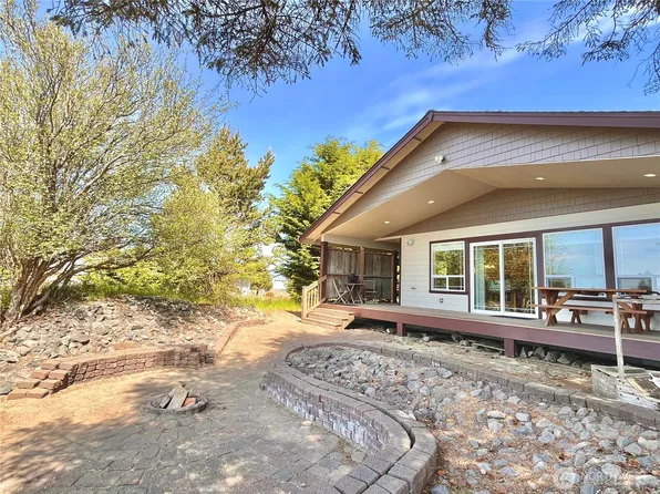 137 N Razor Clam Drive SW, Ocean Shores, WA 98569