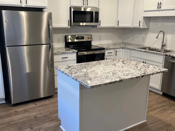 5554 Timber Trl #4, Eau Claire, WI 54701