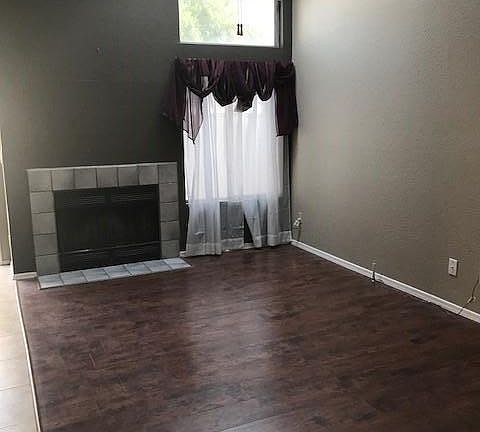 3rd image of 3212 E Lavey Ln Unit 105