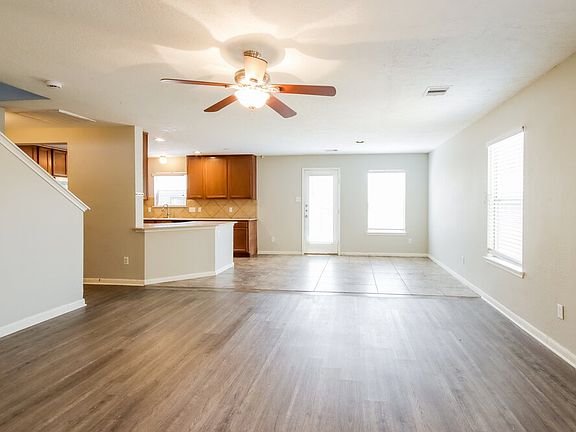 4th image of 358 Remington Harbor Ct