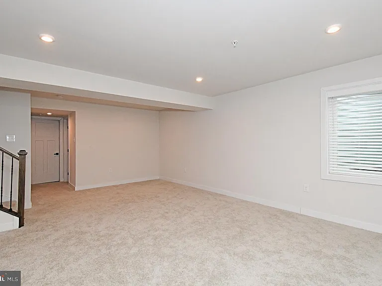 500 Sterling Dr — Photo 41