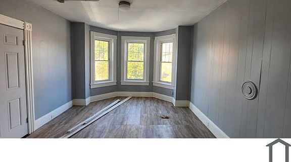 2nd image of 446 Maple St #1L