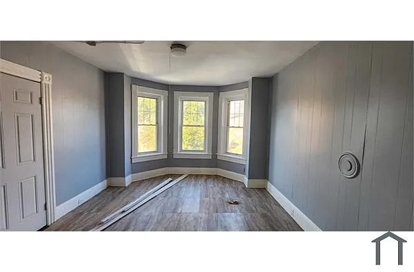 Building Photo - 446 Maple St #1L