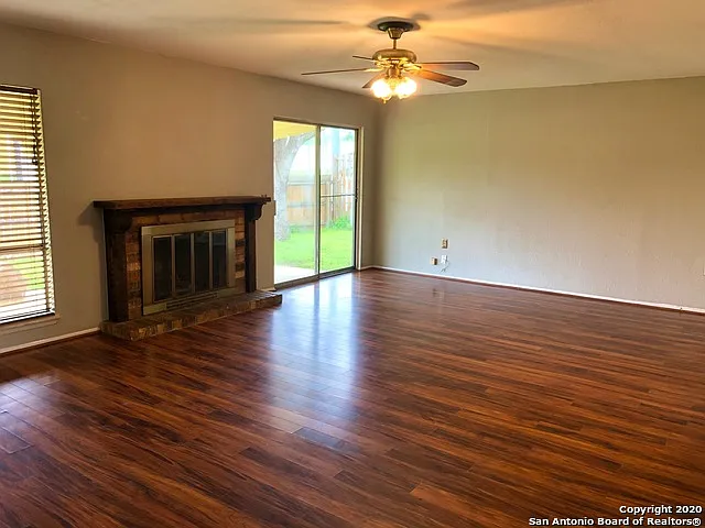 3 bed, 2.0 bath, 1316 sqft, $1,485 — Photo 3