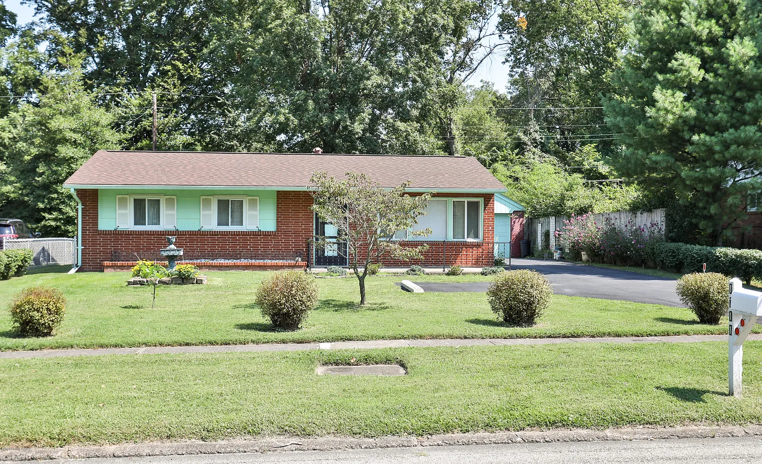1711 Millgate Rd photo 1