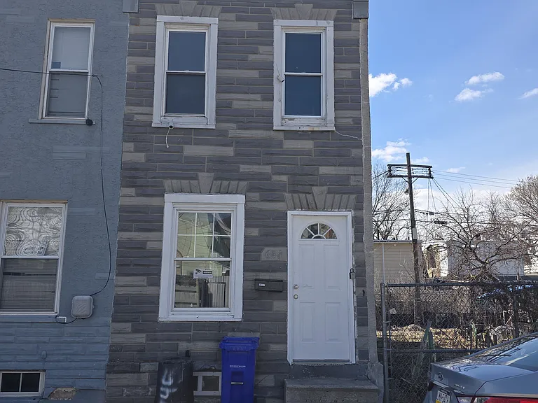 626 Eisenbrown St — Photo 1