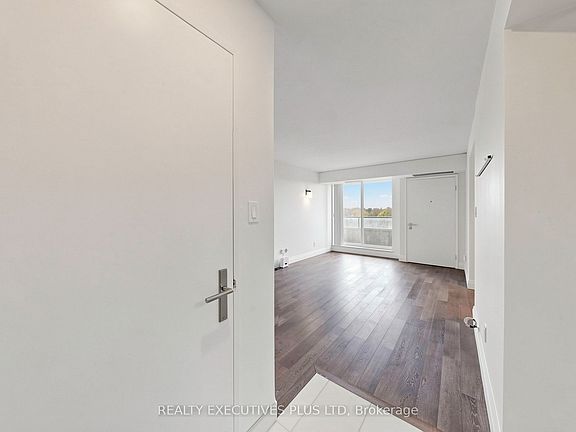 2nd image of 18 Hillcrest Ave #604