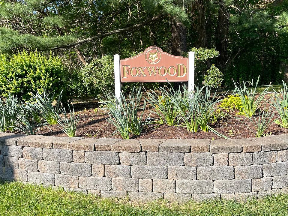 1st image of 12 Foxwood Dr #12B