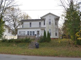 313 W Spring St, Grayville, IL 62844