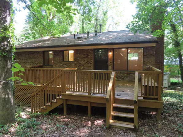 222 Valley Park Dr #A, Chapel Hill, NC 27514