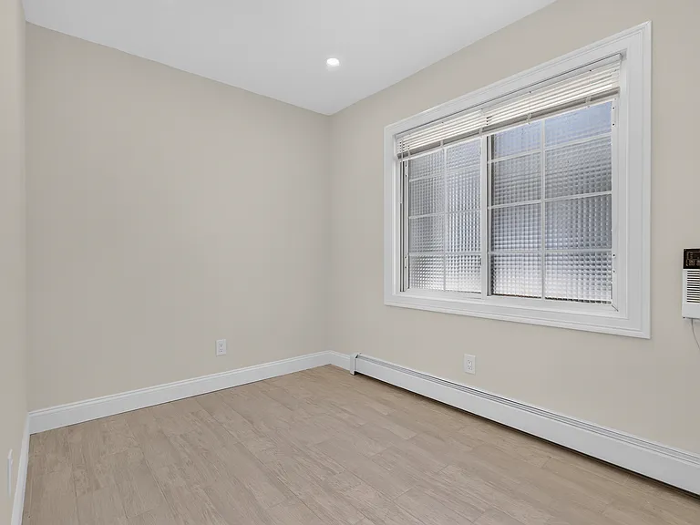 88 Buffalo Ave #2 — Photo 16