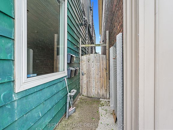 2nd image of 2207 Queen St E #2