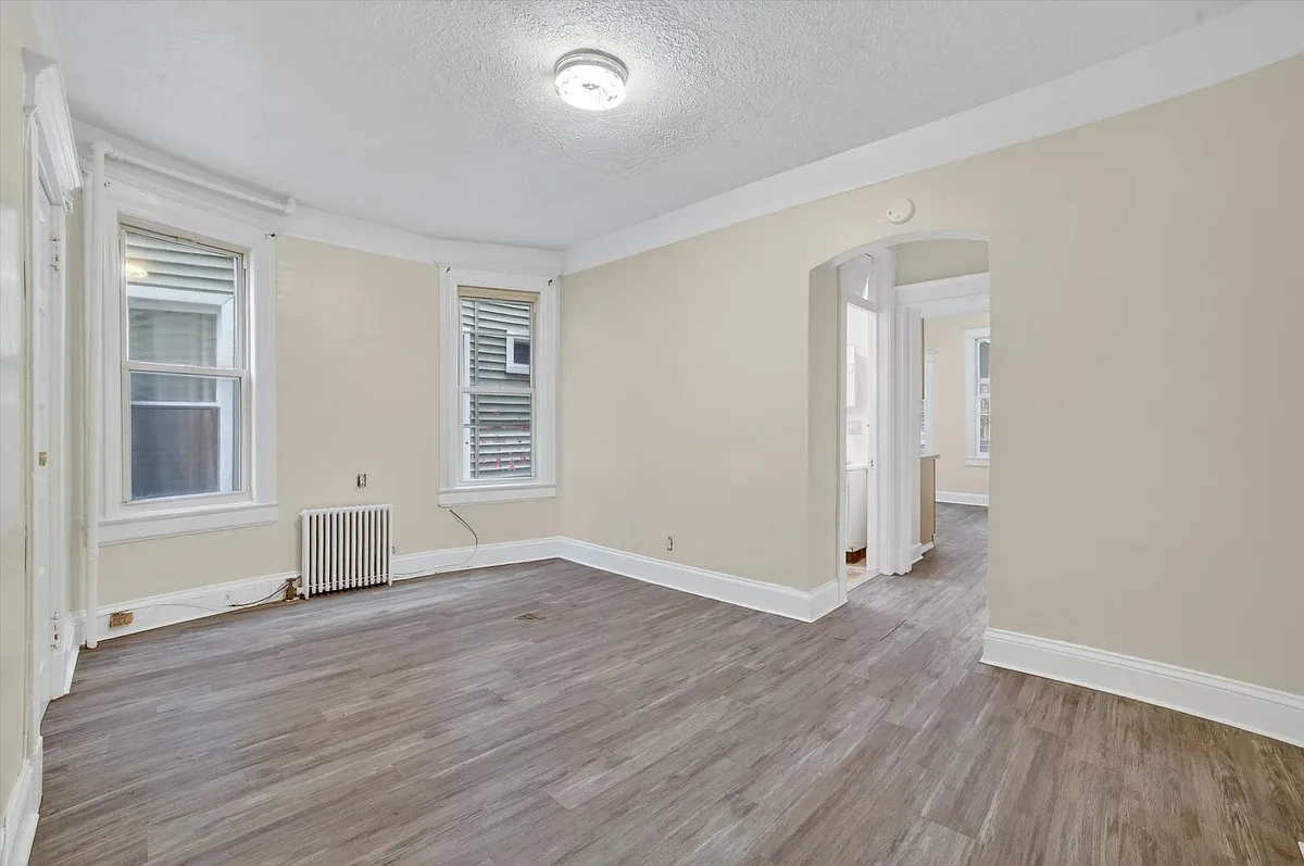 Unit Photo - 52 Groshon Ave #2N