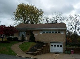 2040 Outlook Dr, Verona, PA
