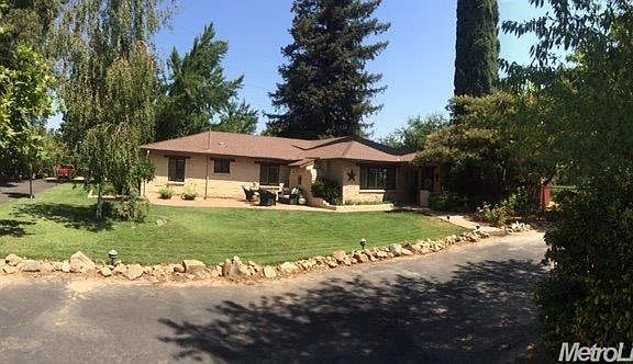 2nd image of 13137 E Kettleman Ln