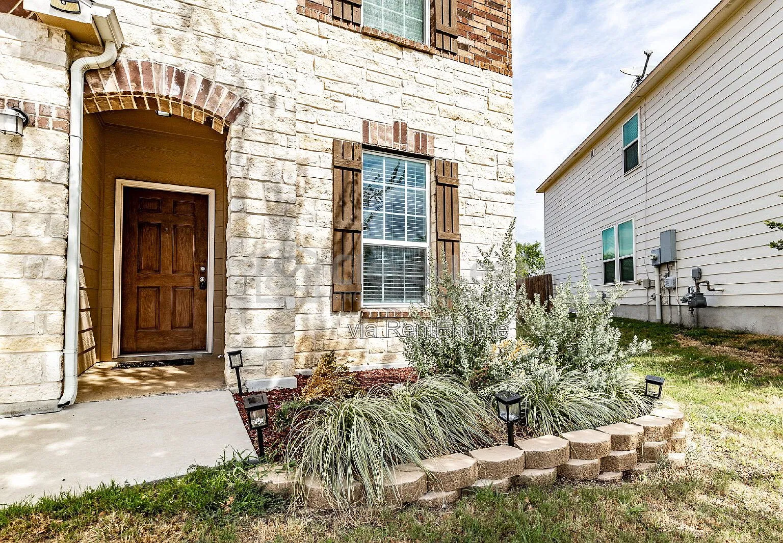 3 bed, 2.5 bath, 2145 sqft, $1,697 — Photo 4