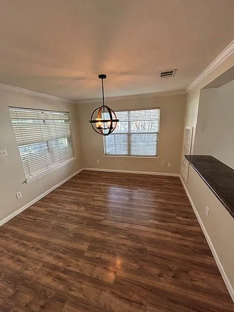 4 bed, 2.5 bath, 2005 sqft, $2,000 — Photo 3