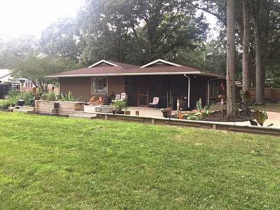 2nd image of 25554 Chateau Pl