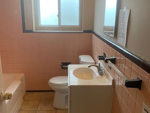 3rd image of 26201 Pinehurst Ave #201C