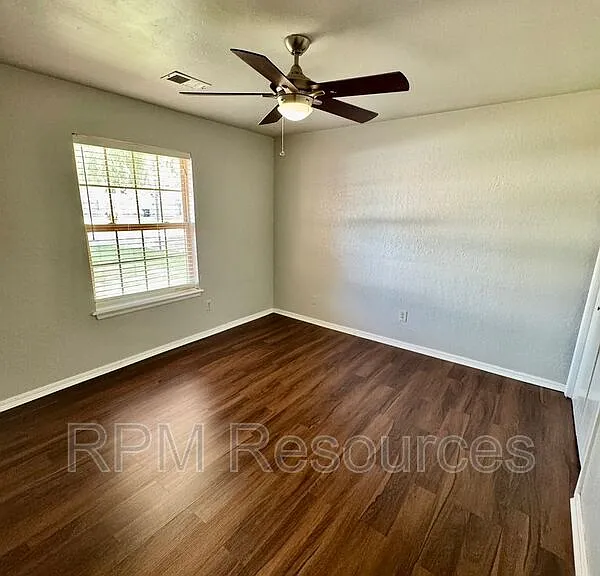 1420 NE 1st St — Photo 13