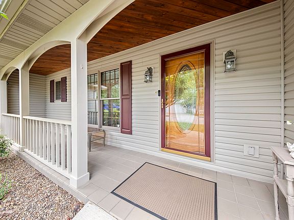 3rd image of 1428 Holly Hill Ct