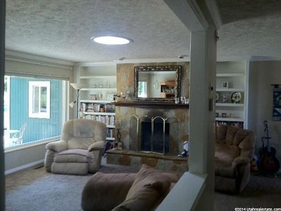 3rd image of 1009 Stowe Dr