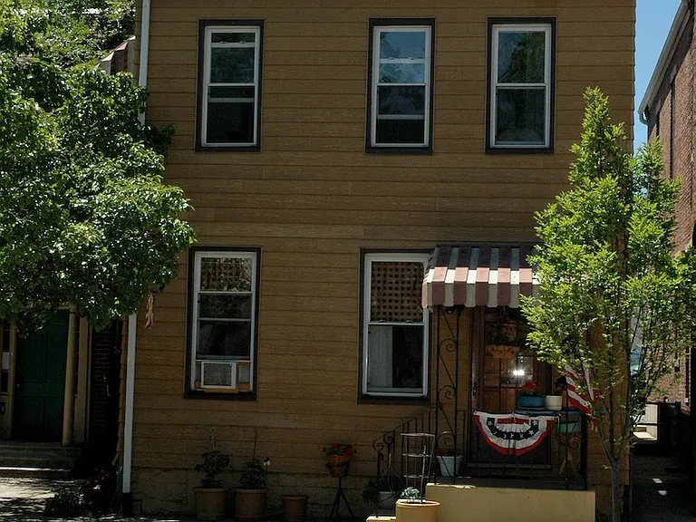 806 Mifflin St #2 — Photo 1