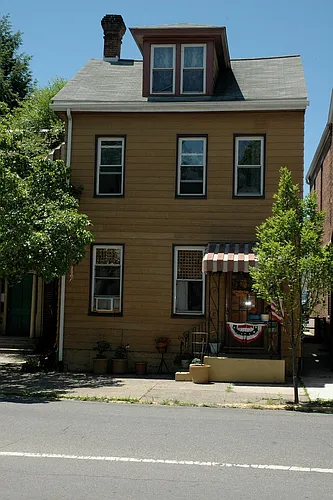 806 Mifflin St #2 Photo 1