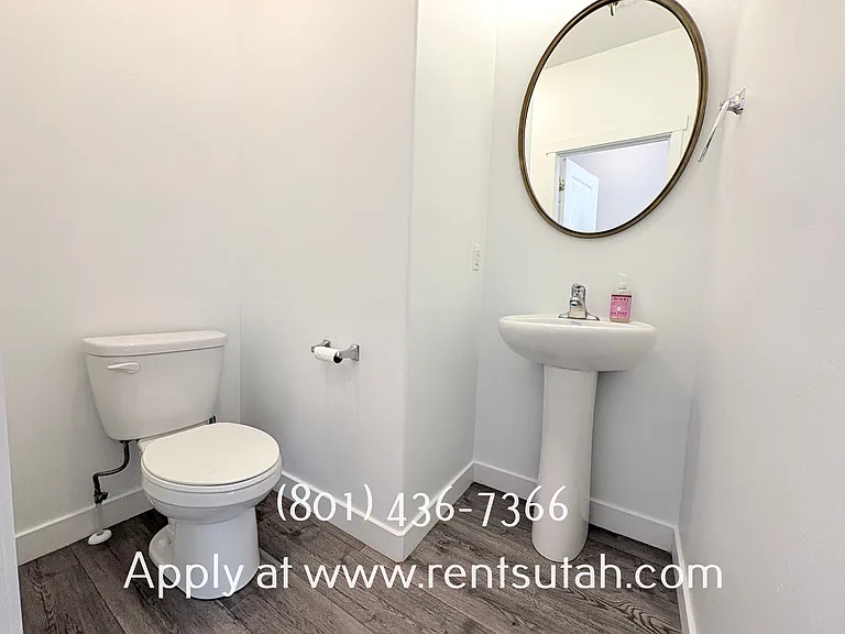 647 W Raintree Ln — Photo 8