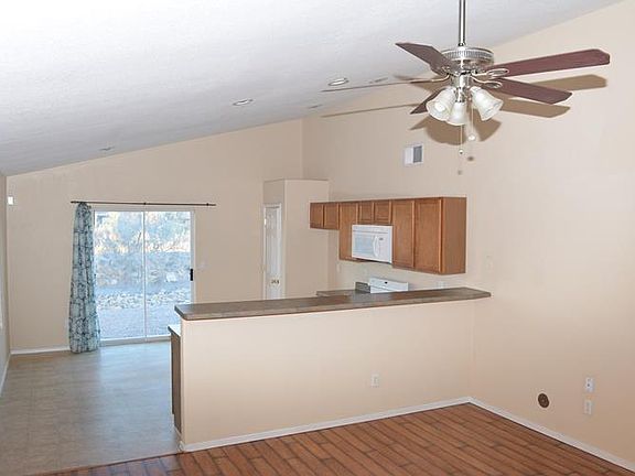 5th image of 5082 Arena Dr