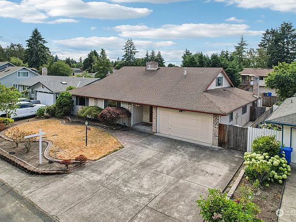 3rd image of 7412 97th Avenue SW